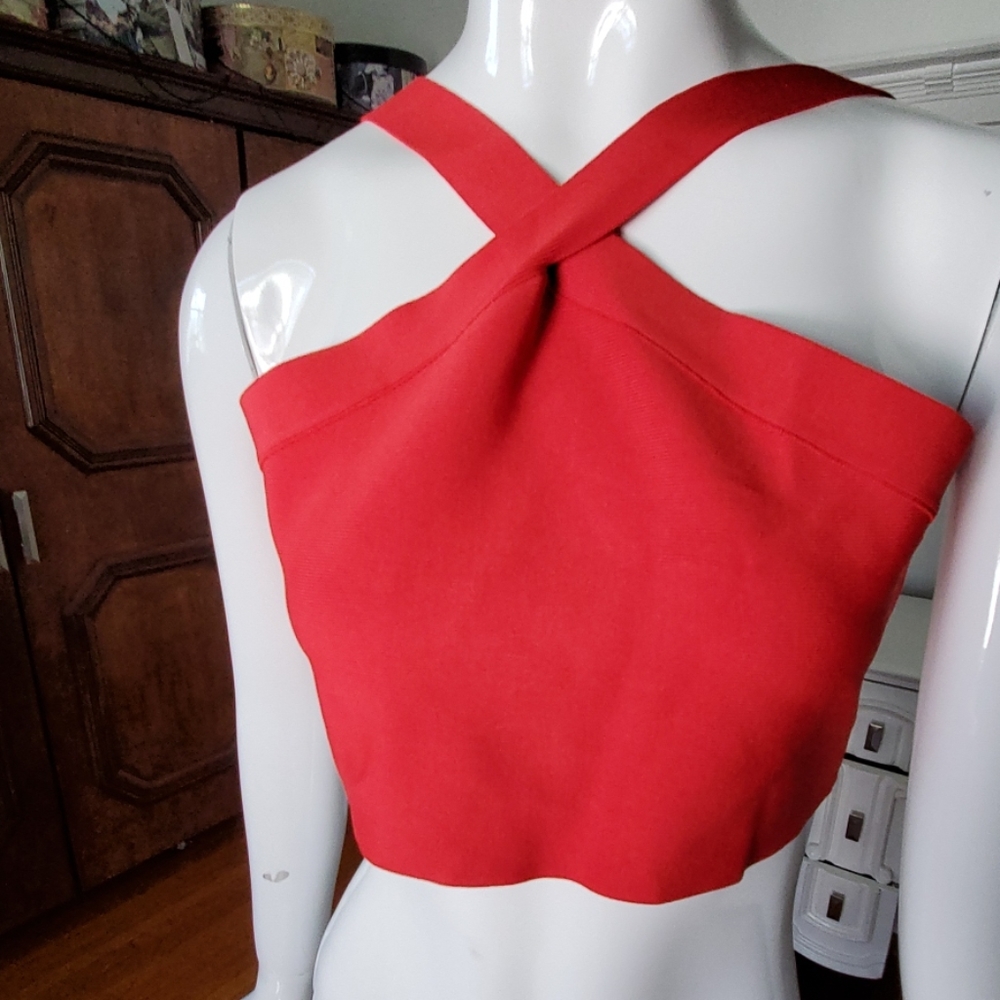 BCBGMAXAZRIA  crop top